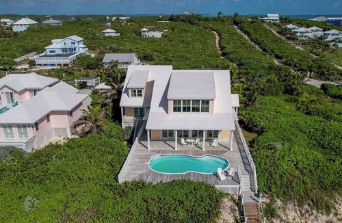 Hope Town Villa | Cheers - Your Perfect Beachfront Escape with Private Dock Slip Pool Ocean