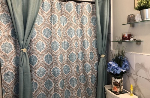 Canarsie House | Chekells Cozy 2 Bedroom ground fl