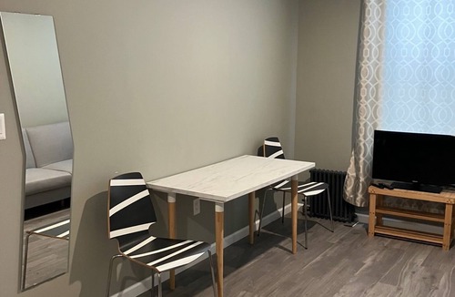 Brighton Beach Apartment | Chic 1-bedroom with AC and WiFi in trendy Brooklyn