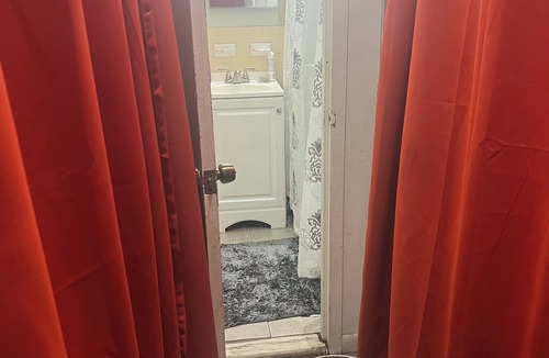 Bedford-Stuyvesant Apartment | Chic 1-bedroom with WiFi, AC, fitness room in vibrant Brooklyn