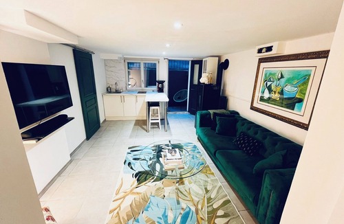 Tremblay-en-France Apartment | Chic and peaceful at only 10 mins from Charles de Gaulle Airport