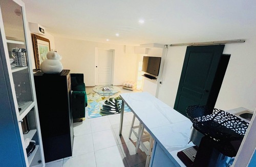 Tremblay-en-France Apartment | Chic and peaceful at only 10 mins from Charles de Gaulle Airport
