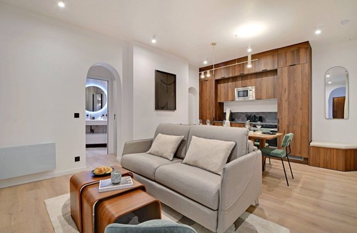 Quartier de Rochechouart Apartment | Chic and Spacious Apartment in the Heart of Paris