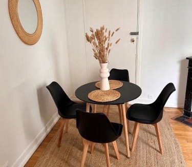Madeleine Apartment | Chic Apartment on the famous shopping Rue du Faubourg Saint-Honoré street