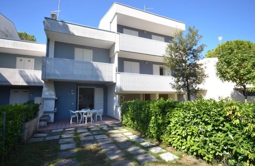 Bibione Apartment | Chic Coastal Charm in a Central Location