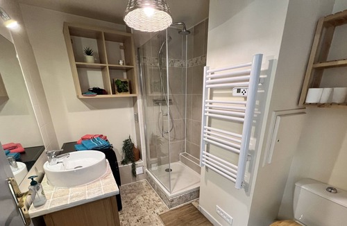 Le Plessis-Robinson House | Chic practical, peaceful and bright T2 in the heart of the city 🚌🚉🏥🍱🥖🌳✅