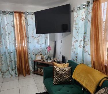 Kingston Apartment | Chic Vybz Deluxe