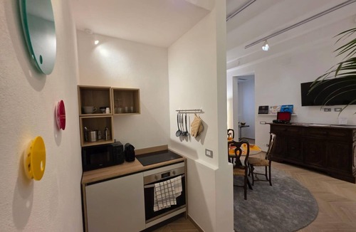 Old Town Apartment | Classic One Bedroom Apartment with King Bed