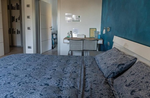 Porotto House | Classic Triple Room BLU ROOM
