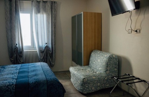Porotto House | Classic Triple Room BLU ROOM