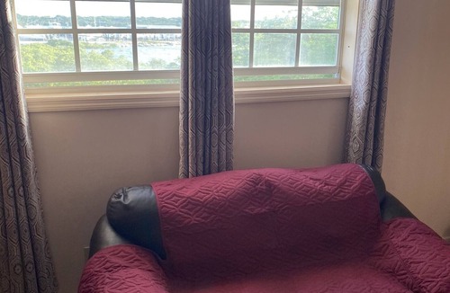 George Town House | Clean, cozy, quiet 2/1. Sleeps 2 guest only