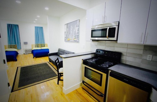 Clinton Hill Apartment | Clinton Hill - 3 Bedroom 2 Bathroom Apartment