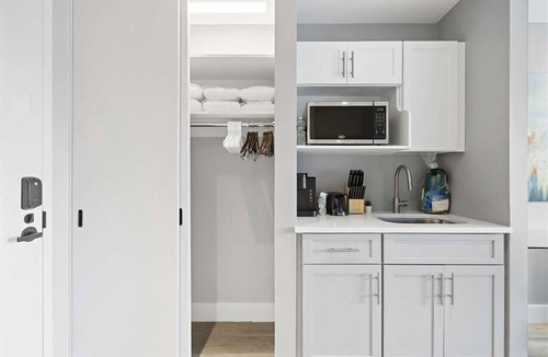 Port Morris Hotel | Close to Stadium Studio 2F BR | near NYC