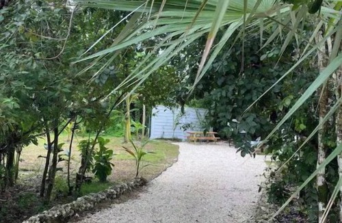 Adelaide House | Coco Cottage - 1BD, 3 min drive to Albany/Lyford