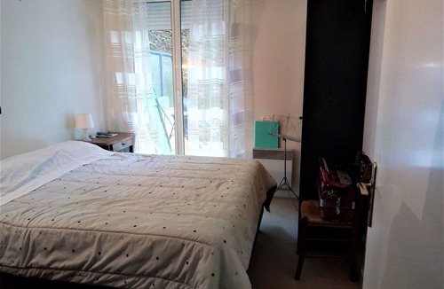 Le Plessis-Robinson Apartment | Coin de Verdure à 6 km de Paris et 15 mn. Centre de Paris - RER Direct à 200 m