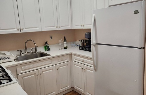 East New York House | Colorful Spacious 3 Bedroom with Free Wine