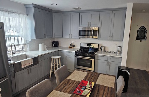 East New York Apartment | Come and enjoy the soothing, peaceful, ambient and quiet