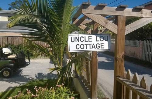 Dunmore Town House | Come on over and enjoy that long awaited vacation at Uncle Lou Cottage. Come see