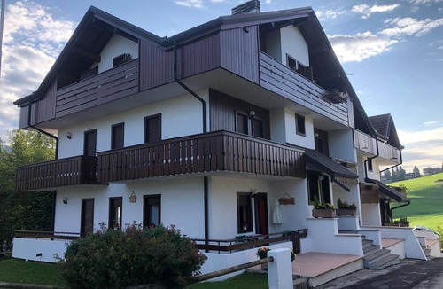 Gallio Apartment | Comfort and style in Gallium with a view of Sacello