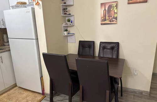Ocean Parkway Apartment | Comfortable apartment close to New York City 20 min