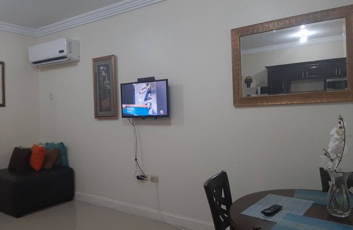Saint Andrew Apartment | COMFORTABLE, CONTEMPORARY, CENTRAL!