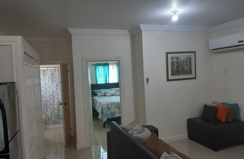 Saint Andrew Apartment | COMFORTABLE, CONTEMPORARY, CENTRAL!