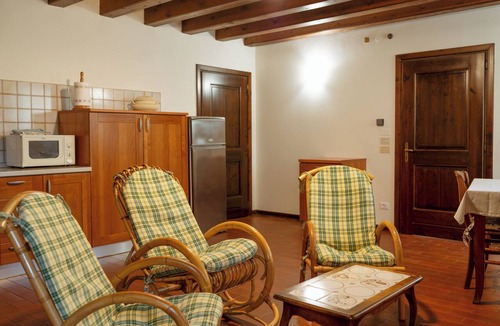 Vigonza Apartment | Comfortable family apartment in Villa Veneta with pool near Padua
