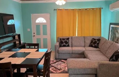 Rokers Point House | Complete Villa Upstairs, 2 Bedroom.