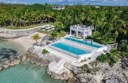 Gregory Town Villa | Complimentary Concierge + Private Beaches + Gaulding Cay + Chef Services + Pool