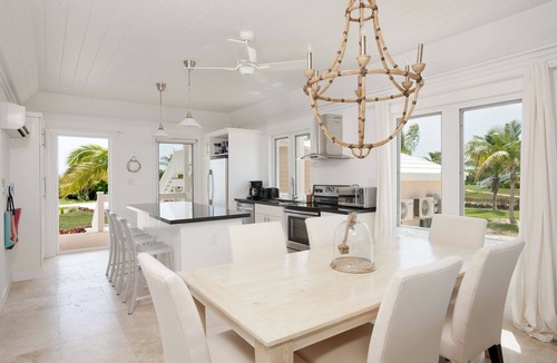 James Cistern Condo | Compound w/Beach, Pool, PICKLEBALL, Gym, Kayaks, Golf Carts, VIEWS!