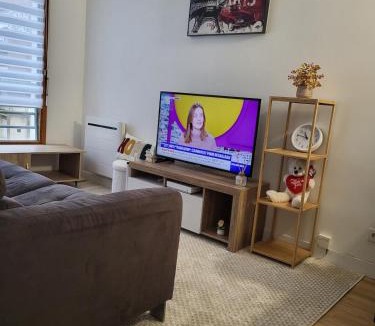 Issy-les-Moulineaux Apartment | Confort et parking à 10 min de Paris