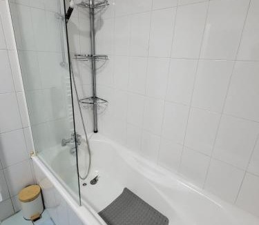 Issy-les-Moulineaux Apartment | Confort et parking à 10 min de Paris