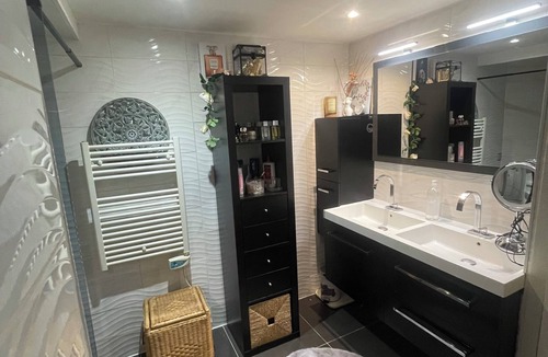 Pierrefitte-sur-Seine House | Confortable Maison de Famille 8 à 12 Personnes