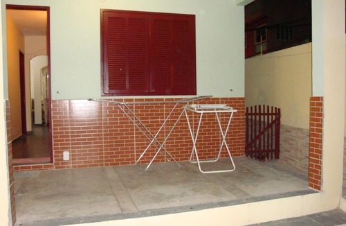 Praia Grande House | Corner House, Nice and Welcoming! Next to Praia Grande.