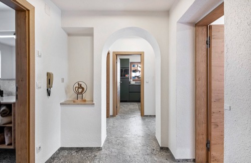 Castelbello-Ciardes Apartment | Cosy Apartment “ Pixnerhof Golden” on a farm with Wi-Fi & Mountain View