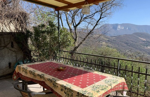 Caprino Veronese House | Cosy apartment in villa for 2 guests with WIFI, TV and terrace