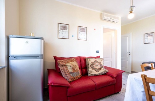 Vinchio Apartment | Cosy apartment for 2 guests with A/C, pool, WIFI, terrace, pets allowed and panoramic view