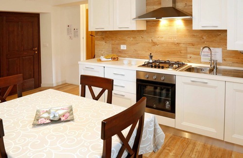 Raveo Apartment | Cosy apartment for 2 people with WIFI, TV and patio