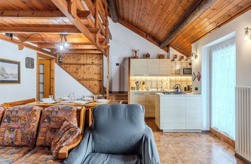 Ponte Arche Apartment | Cosy apartment for 5 guests with TV and patio