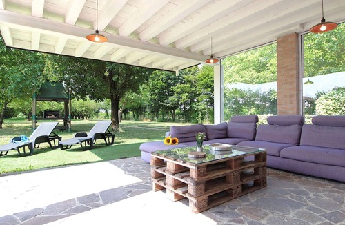 Silea House | Cosy apartment in villa for 4 people with WIFI, pool, A/C and patio