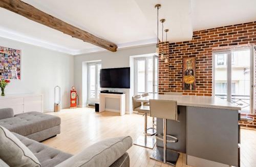 9th Arrondissement House | Cosy central place Paris
