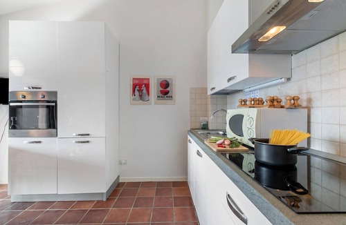 Raffa Apartment | Cosy House Serena- park & shared pool, Puegnago del Garda, Italy