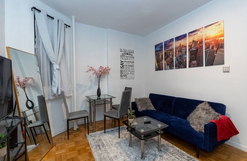 Upper East Side Apartment | Cosy Large 2 BR's ~Prime location 88th ST~Near Met/Central Park