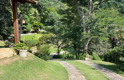 Petropolis Cottage | Country House with Pool and Cinematic View in Luxury Condominium