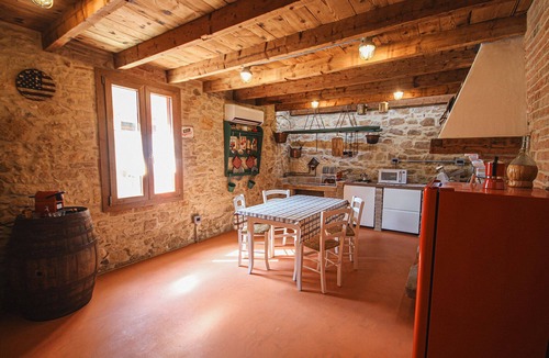 Nanto House | Cozy and spacious house - Family comfort and relaxation, pets welcome!