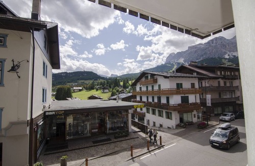 Cortina d'Ampezzo Historic Centre Apartment | Cozy apartment in Corso Italia