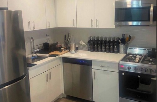Queens Apartment | Cozy apartment with Bedroom , New appliances WiFi, AC in Queens On The Beach