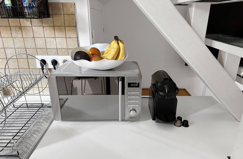Croulebarbe Apartment | Cozy Artist’s Loft, Close to Public Transport
