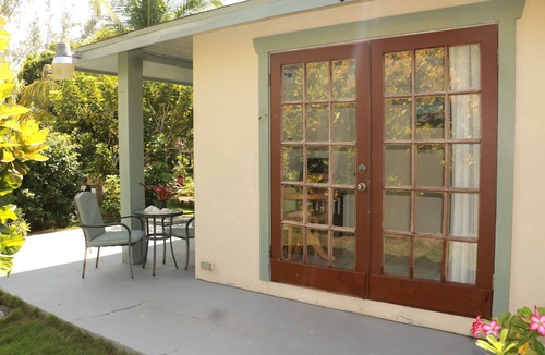 Governor's Harbour Cottage | Cozy Cottage, Walk to Spectacular Twin Coves Beach