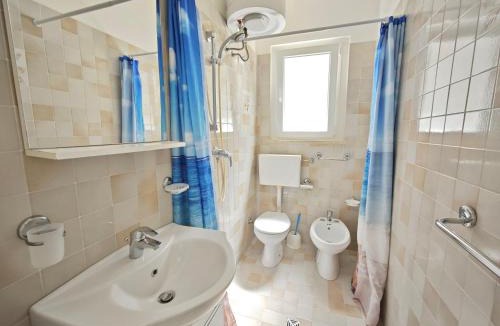 Lignano Sabbiadoro Apartment | Cozy first-floor retreat near the sea